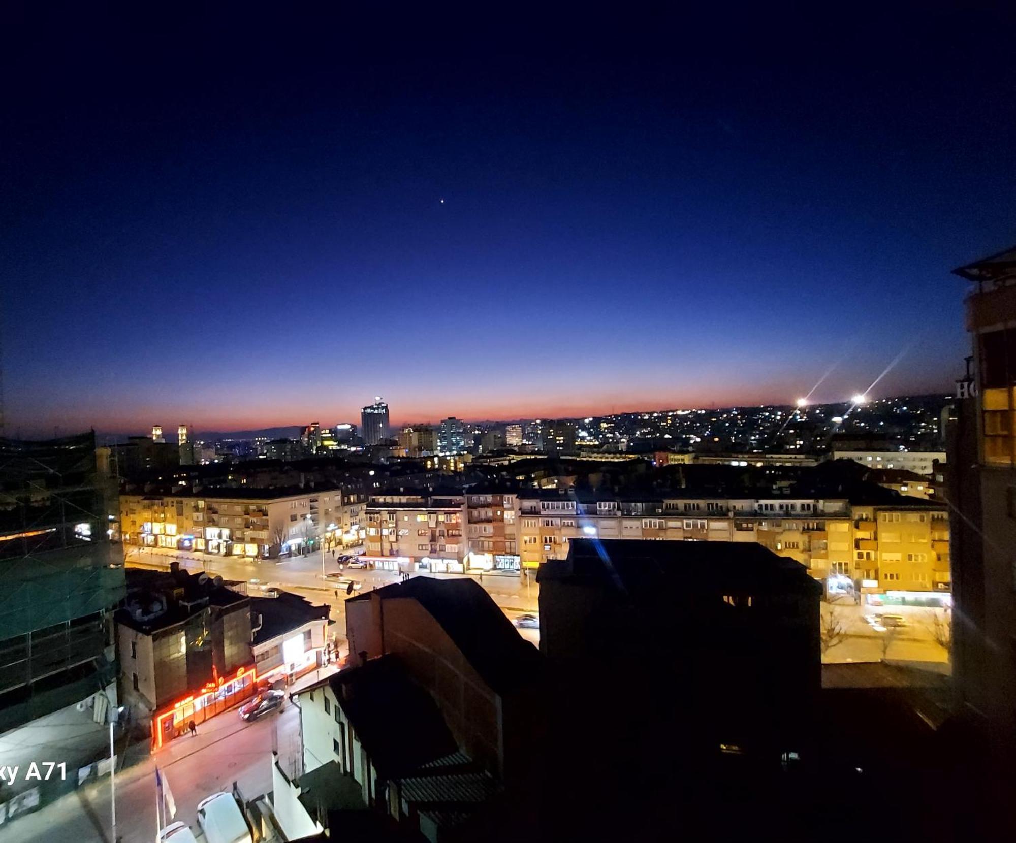Gorgeous Apartment With City View In The City Center Prishtinë Luaran gambar