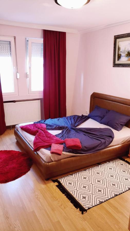 Gorgeous Apartment With City View In The City Center Prishtinë Luaran gambar