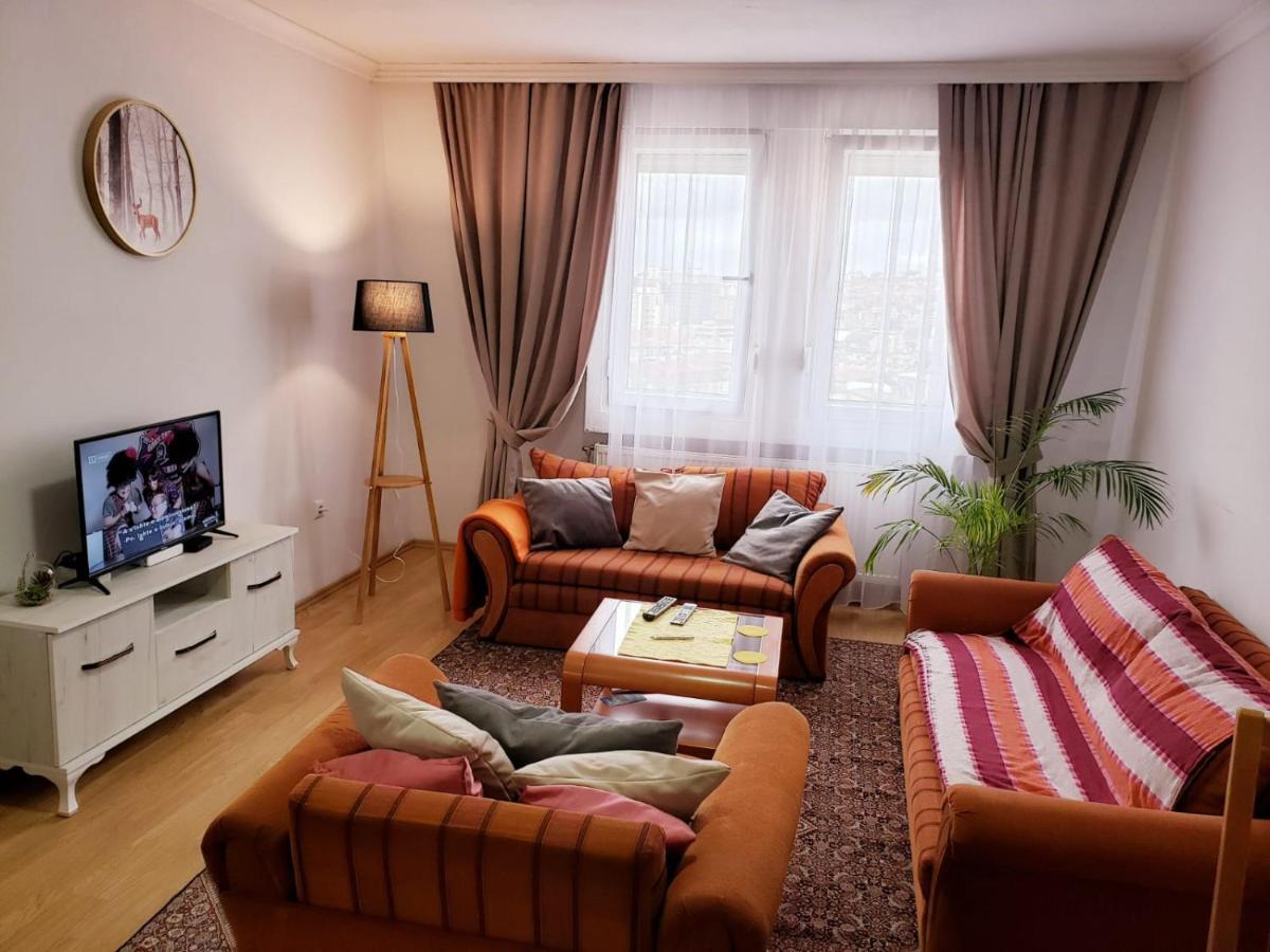 Gorgeous Apartment With City View In The City Center Prishtinë Luaran gambar