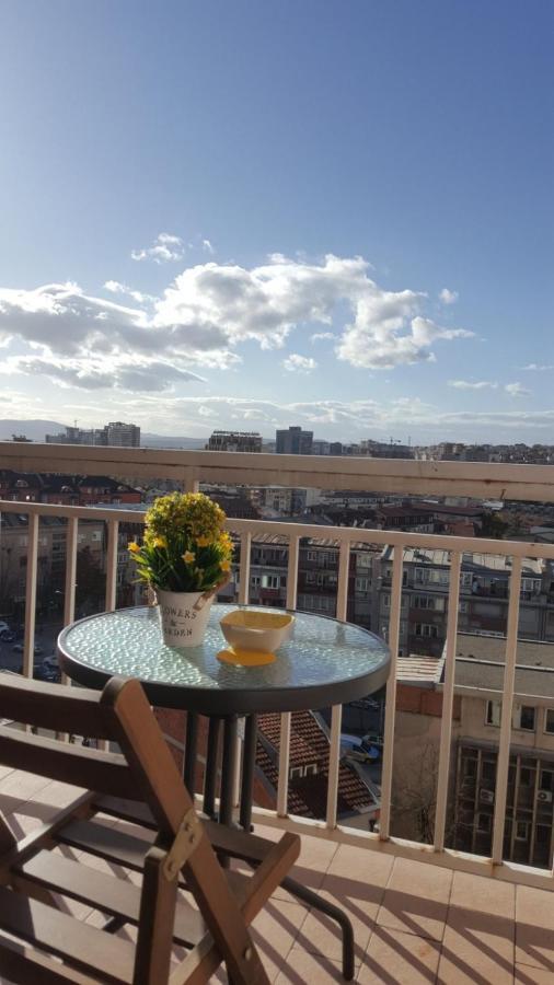 Gorgeous Apartment With City View In The City Center Prishtinë Luaran gambar